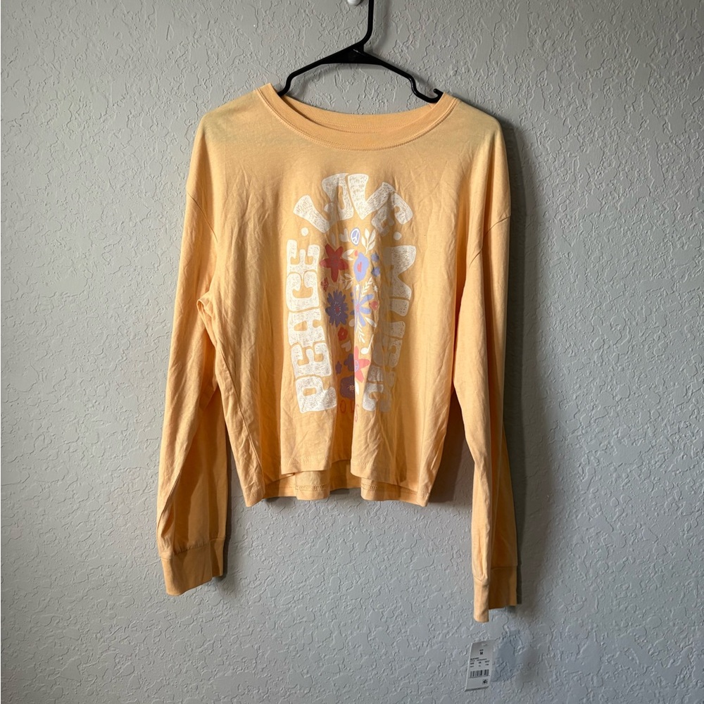Weekend Soul women’s long sleeve Sunshine Peace Graphic tee NWT Size Medium